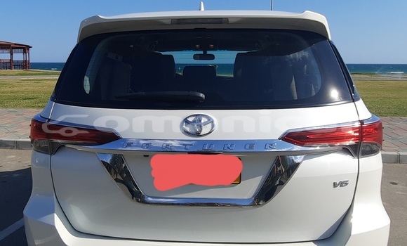 Buy Used Toyota Fortuner White Car in Suhar in al-Batinah Buy Used Toyota Fortuner White Car in Suhar in al-Batinah