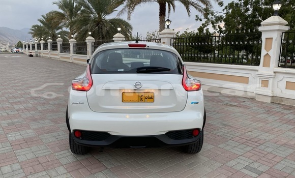 Buy Used Nissan Juke White Car in Muscat in Masqat Buy Used Nissan Juke White Car in Muscat in Masqat