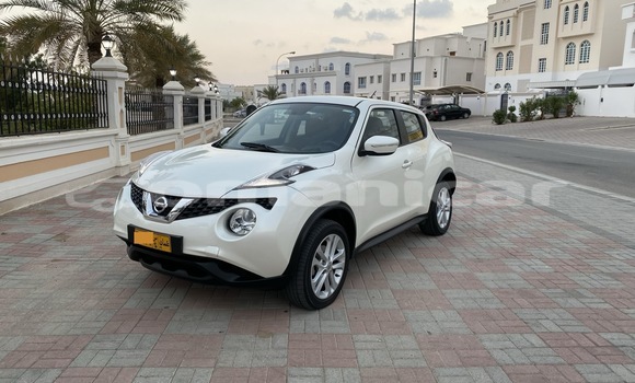 Buy Used Nissan Juke White Car in Muscat in Masqat Buy Used Nissan Juke White Car in Muscat in Masqat