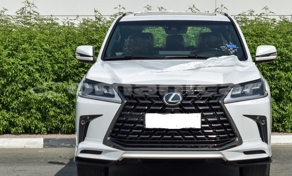 Buy Used Lexus LX 570 White Car in Muscat in Masqat Buy Used Lexus LX 570 White Car in Muscat in Masqat