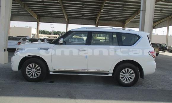 Buy Used Nissan Patrol White Car in Muscat in Masqat Buy Used Nissan Patrol White Car in Muscat in Masqat