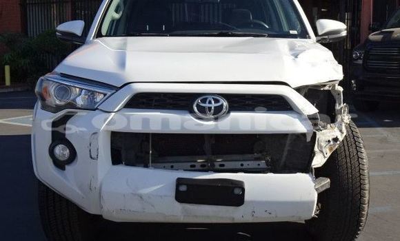 Buy Used Toyota 4Runner White Car in Muscat in Masqat Buy Used Toyota 4Runner White Car in Muscat in Masqat