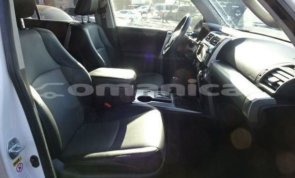 Buy Used Toyota 4Runner White Car in Muscat in Masqat Buy Used Toyota 4Runner White Car in Muscat in Masqat