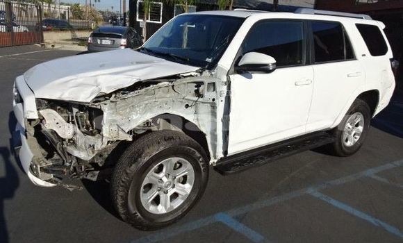 Buy Used Toyota 4Runner White Car in Muscat in Masqat Buy Used Toyota 4Runner White Car in Muscat in Masqat