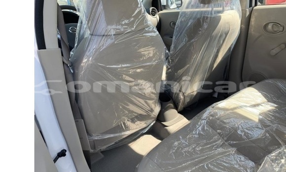 Buy Used Nissan Sunny White Car in Muscat in Masqat Buy Used Nissan Sunny White Car in Muscat in Masqat