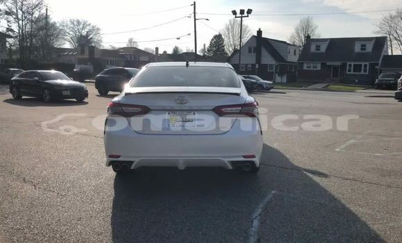 Buy Used Toyota Camry White Car in Al khuwair in al-Batinah Buy Used Toyota Camry White Car in Al khuwair in al-Batinah