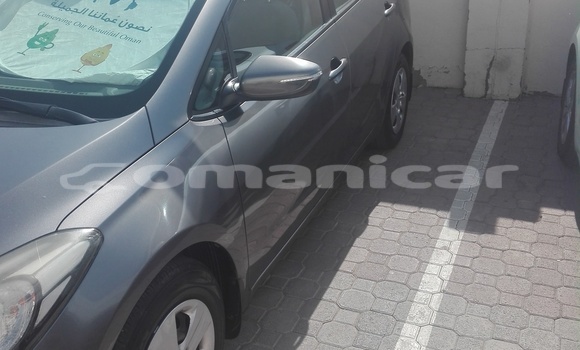 Buy Used Kia Cerato Silver Car in Wadi Al Kabir in Masqat Buy Used Kia Cerato Silver Car in Wadi Al Kabir in Masqat