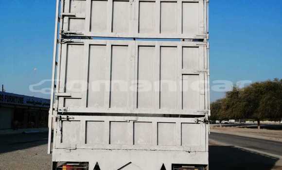 Buy Used Volvo F4 White Truck in Muscat in Masqat Buy Used Volvo F4 White Truck in Muscat in Masqat