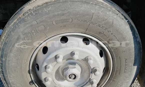 Buy Used Volvo F4 White Truck in Muscat in Masqat Buy Used Volvo F4 White Truck in Muscat in Masqat