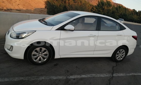 Buy Used Hyundai Accent White Car in al–Buraymi in adh-Dhahirah Buy Used Hyundai Accent White Car in al–Buraymi in adh-Dhahirah