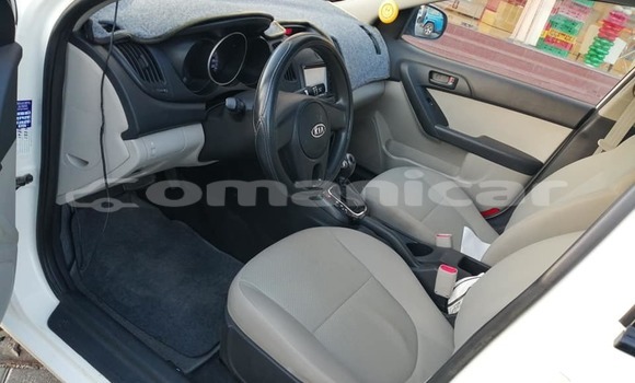 Buy Used Kia Cerato White Car in al–Buraymi in adh-Dhahirah Buy Used Kia Cerato White Car in al–Buraymi in adh-Dhahirah