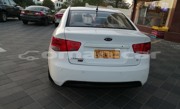 Buy Used Kia Cerato White Car in al–Buraymi in adh-Dhahirah Buy Used Kia Cerato White Car in al–Buraymi in adh-Dhahirah