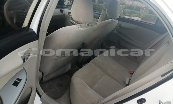 Buy Used Toyota Corolla White Car in al–Buraymi in adh-Dhahirah Buy Used Toyota Corolla White Car in al–Buraymi in adh-Dhahirah