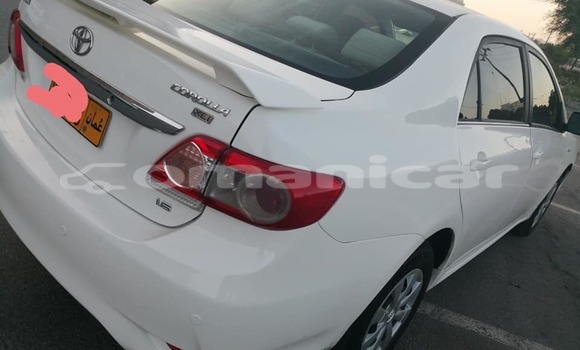 Buy Used Toyota Corolla White Car in al–Buraymi in adh-Dhahirah Buy Used Toyota Corolla White Car in al–Buraymi in adh-Dhahirah