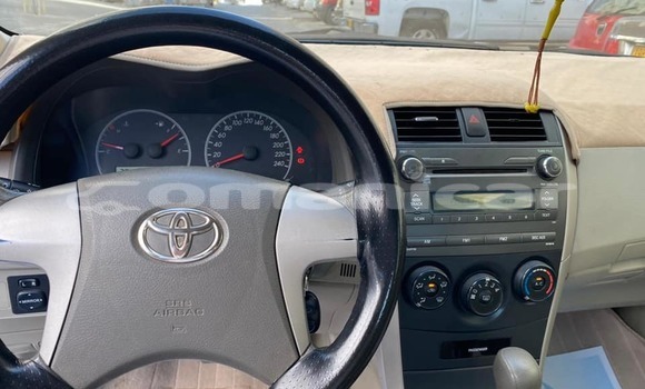 Buy Used Toyota Corolla White Car in al–Buraymi in adh-Dhahirah Buy Used Toyota Corolla White Car in al–Buraymi in adh-Dhahirah