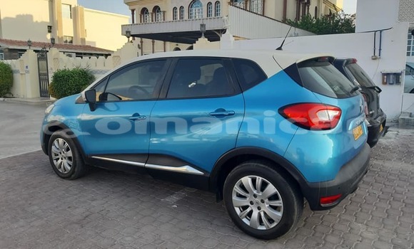 Buy Used Renault Captur Blue Car in al–Buraymi in adh-Dhahirah