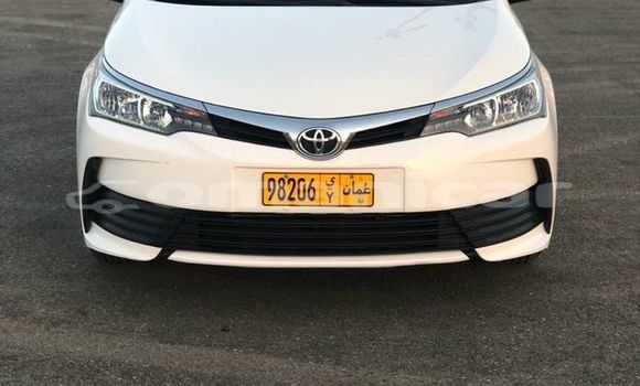 Buy Used Toyota Corolla White Car in al–Buraymi in adh-Dhahirah Buy Used Toyota Corolla White Car in al–Buraymi in adh-Dhahirah