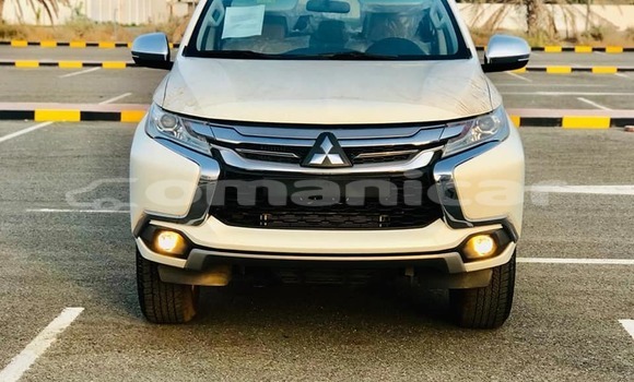 Buy Used Mitsubishi Montero White Car in al–Buraymi in adh-Dhahirah Buy Used Mitsubishi Montero White Car in al–Buraymi in adh-Dhahirah