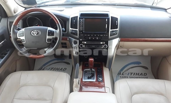 Buy Used Toyota Land Cruiser Black Car in al–Buraymi in adh-Dhahirah Buy Used Toyota Land Cruiser Black Car in al–Buraymi in adh-Dhahirah