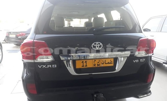 Buy Used Toyota Land Cruiser Black Car in al–Buraymi in adh-Dhahirah Buy Used Toyota Land Cruiser Black Car in al–Buraymi in adh-Dhahirah