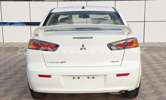 Buy Used Toyota Land Cruiser White Car in al–Buraymi in adh-Dhahirah Buy Used Toyota Land Cruiser White Car in al–Buraymi in adh-Dhahirah