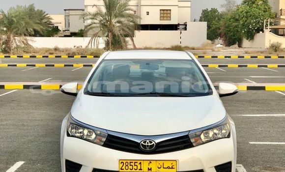 Buy Used Toyota Corolla White Car in al–Buraymi in adh-Dhahirah Buy Used Toyota Corolla White Car in al–Buraymi in adh-Dhahirah