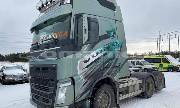 Buy Import Volvo F4 Beige Truck in Muscat in Masqat Buy Import Volvo F4 Beige Truck in Muscat in Masqat