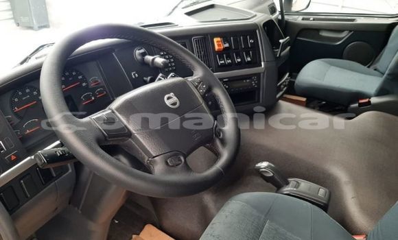 Buy Import Volvo F4 White Truck in Muscat in Masqat Buy Import Volvo F4 White Truck in Muscat in Masqat