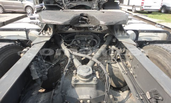 Buy Import Volvo F4 White Truck in Muscat in Masqat Buy Import Volvo F4 White Truck in Muscat in Masqat