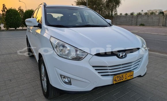 Buy Used Hyundai Tucson White Car in al–Buraymi in adh-Dhahirah Buy Used Hyundai Tucson White Car in al–Buraymi in adh-Dhahirah
