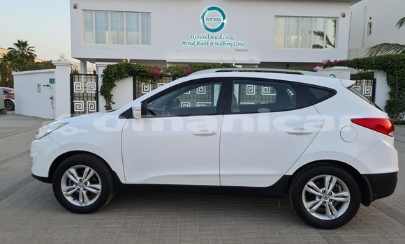 Buy Used Hyundai Tucson White Car in al–Buraymi in adh-Dhahirah Buy Used Hyundai Tucson White Car in al–Buraymi in adh-Dhahirah