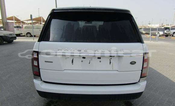 Buy Used Land Rover Range Rover White Car in al–Khaburah in al-Batinah Buy Used Land Rover Range Rover White Car in al–Khaburah in al-Batinah