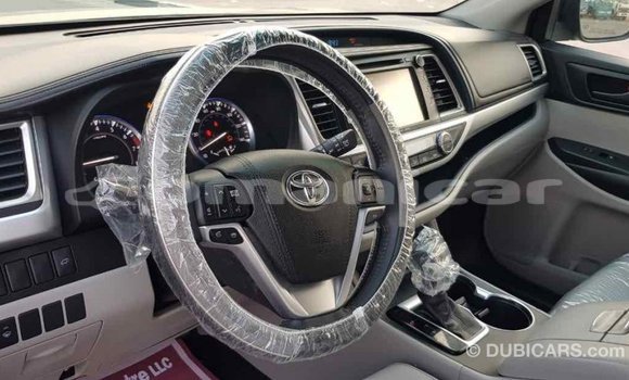 Buy Import Toyota Highlander Other Car in Import - Dubai in Dhufar Buy Import Toyota Highlander Other Car in Import - Dubai in Dhufar