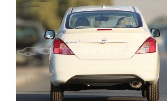 Buy Used Nissan Sunny White Car in Muscat in Masqat Buy Used Nissan Sunny White Car in Muscat in Masqat