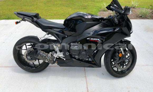 Buy Used Honda CBR 1000 RR Black Bike in al–Mudaybi in ash-Sharqiyah Buy Used Honda CBR 1000 RR Black Bike in al–Mudaybi in ash-Sharqiyah