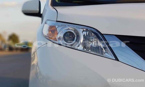 Buy Import Toyota Sienna White Car in Import - Dubai in Dhufar Buy Import Toyota Sienna White Car in Import - Dubai in Dhufar
