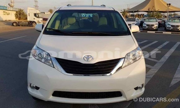 Buy Import Toyota Sienna White Car in Import - Dubai in Dhufar Buy Import Toyota Sienna White Car in Import - Dubai in Dhufar