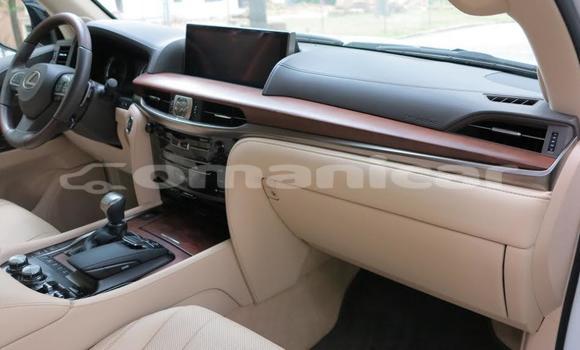 Buy Used Lexus LX 570 White Car in Muscat in Masqat Buy Used Lexus LX 570 White Car in Muscat in Masqat