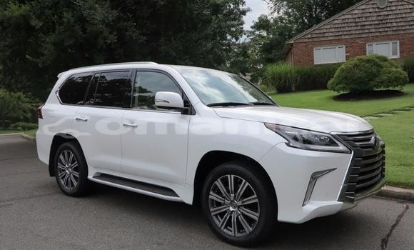 Buy Used Lexus LX 570 White Car in Muscat in Masqat Buy Used Lexus LX 570 White Car in Muscat in Masqat