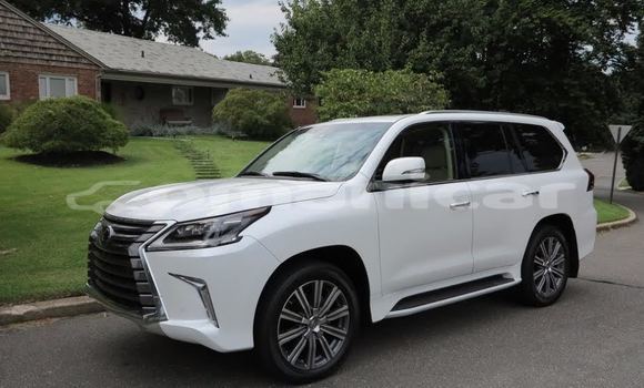 Buy Used Lexus LX 570 White Car in Muscat in Masqat Buy Used Lexus LX 570 White Car in Muscat in Masqat