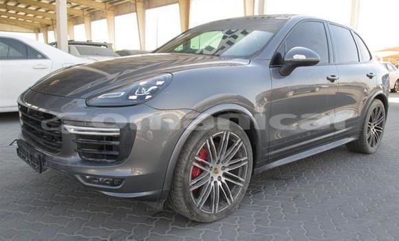 Buy Used Porsche Cayenne Silver Car in Masqat in Masqat