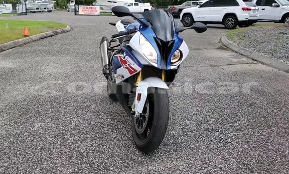 Buy Used BMW S 1000 Blue Bike in as–Sib in Masqat Buy Used BMW S 1000 Blue Bike in as–Sib in Masqat