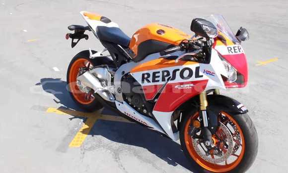 Buy Used Honda CBR 1000 RR Red Bike in Al khuwair in al-Batinah Buy Used Honda CBR 1000 RR Red Bike in Al khuwair in al-Batinah