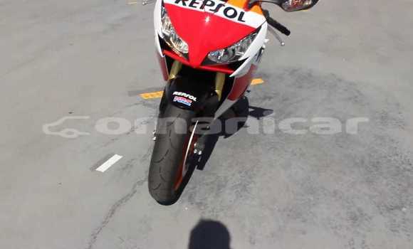 Buy Used Honda CBR 1000 RR Red Bike in Al khuwair in al-Batinah Buy Used Honda CBR 1000 RR Red Bike in Al khuwair in al-Batinah