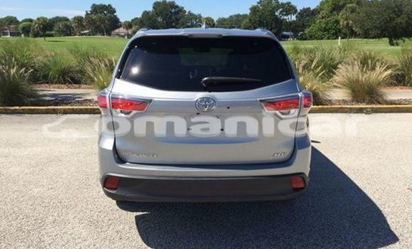 Buy Used Toyota Highlander White Car in al–Khaburah in al-Batinah Buy Used Toyota Highlander White Car in al–Khaburah in al-Batinah