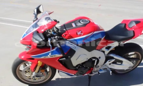 Buy Used Honda CR-X Red Car in al–Khaburah in al-Batinah Buy Used Honda CR-X Red Car in al–Khaburah in al-Batinah