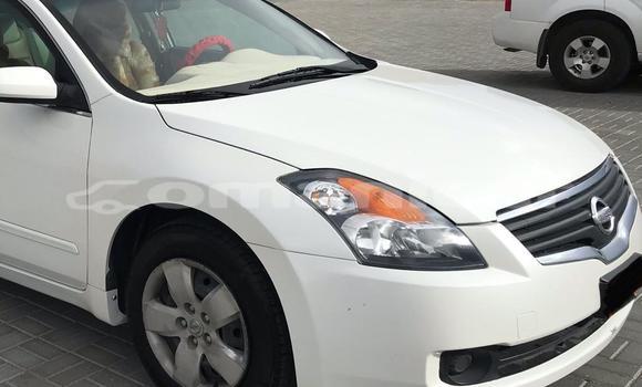 Buy Used Nissan Altima White Car in Bahla' in ad-Dakhiliyah Buy Used Nissan Altima White Car in Bahla' in ad-Dakhiliyah