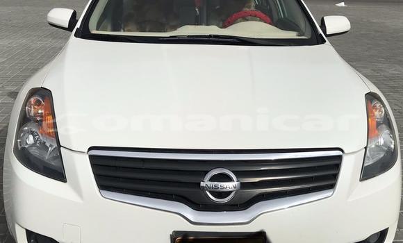 Buy Used Nissan Altima White Car in Bahla' in ad-Dakhiliyah Buy Used Nissan Altima White Car in Bahla' in ad-Dakhiliyah