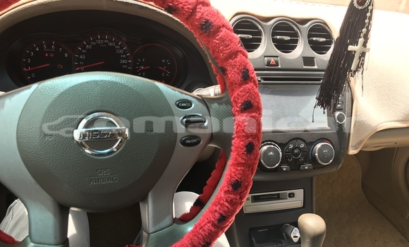 Buy Used Nissan Altima White Car in Bahla' in ad-Dakhiliyah Buy Used Nissan Altima White Car in Bahla' in ad-Dakhiliyah