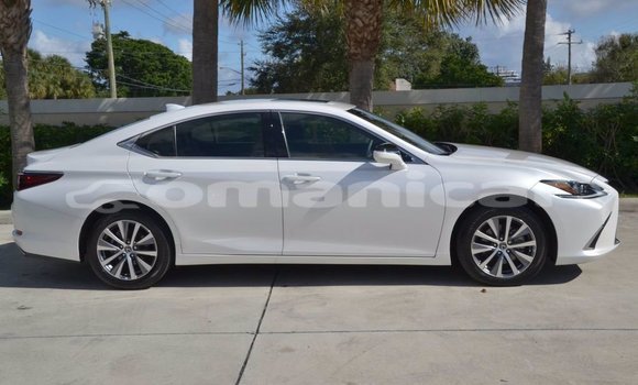 Buy Used Lexus ES White Car in al–Khaburah in al-Batinah Buy Used Lexus ES White Car in al–Khaburah in al-Batinah